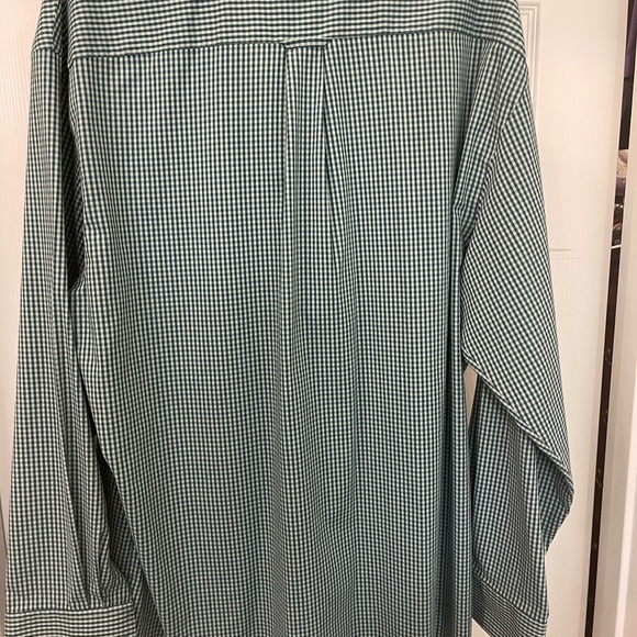Men’s Izod casual button down - Picture 3 of 3